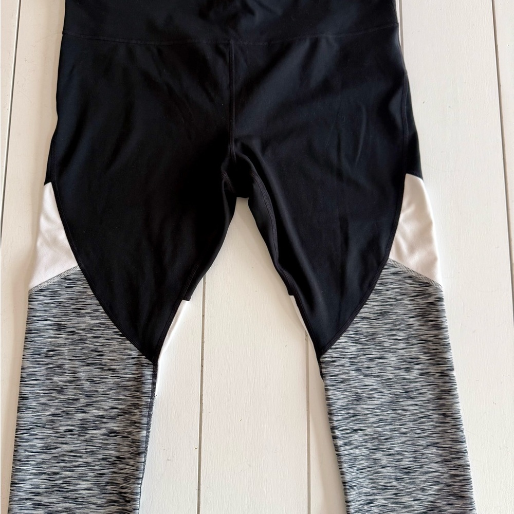 GAP Black and Gray Women's Leggings